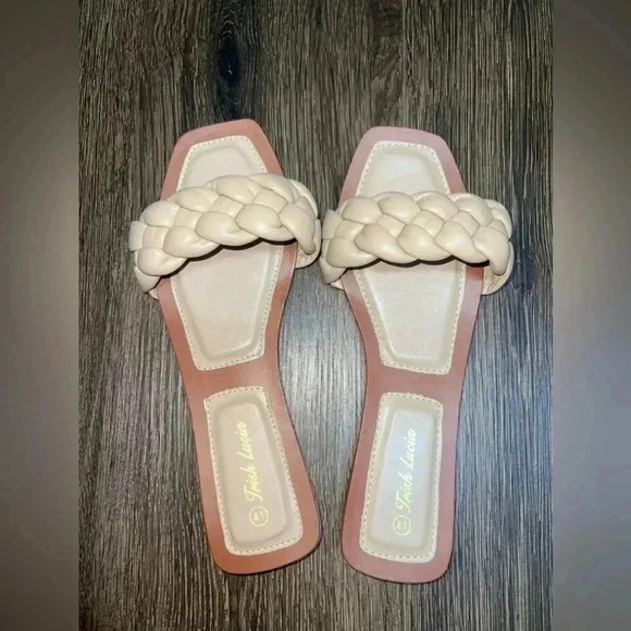 Trish Lucia women’s sandals Tan  Flats Slip On Woven Strap Sz 41 US 10 - Picture 6 of 8